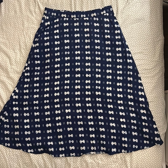 ann taylor navy a-line skirt with white bows (10) - Picture 2 of 9